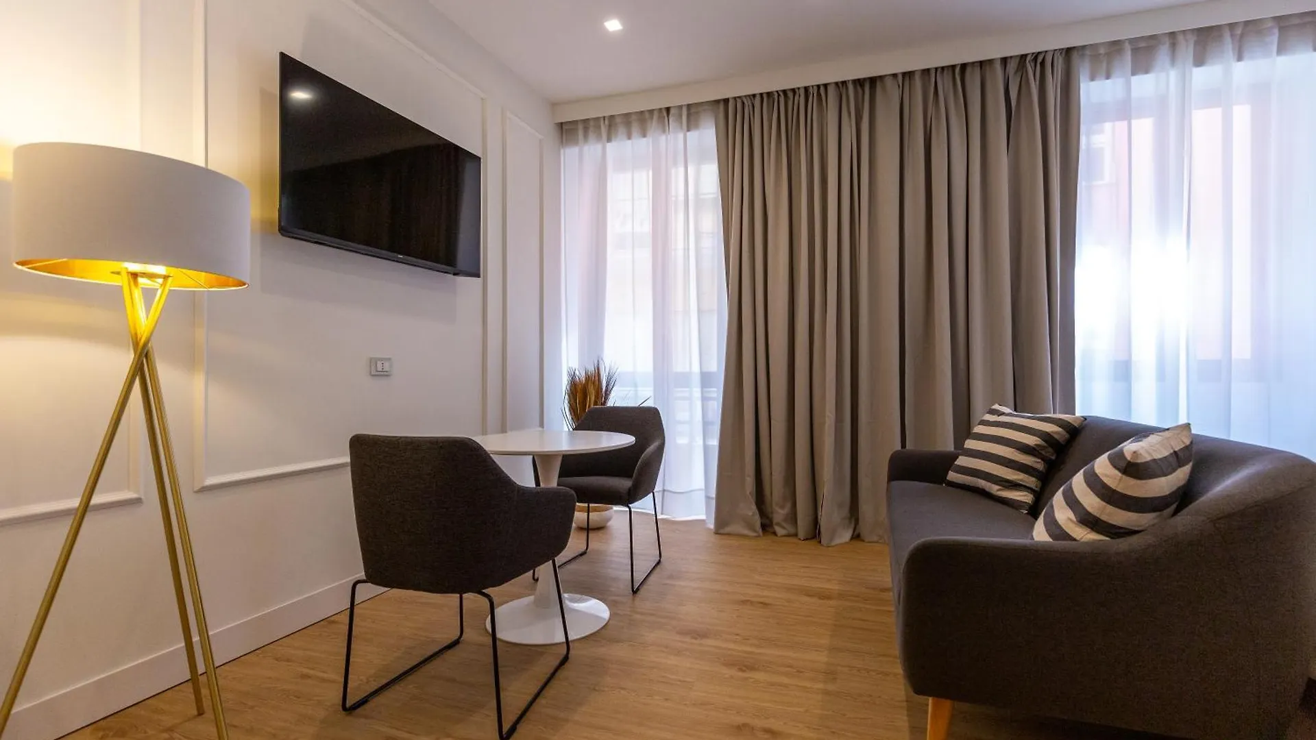 فندق Casa Lounge Costituzione كالياري بيت ضيافة