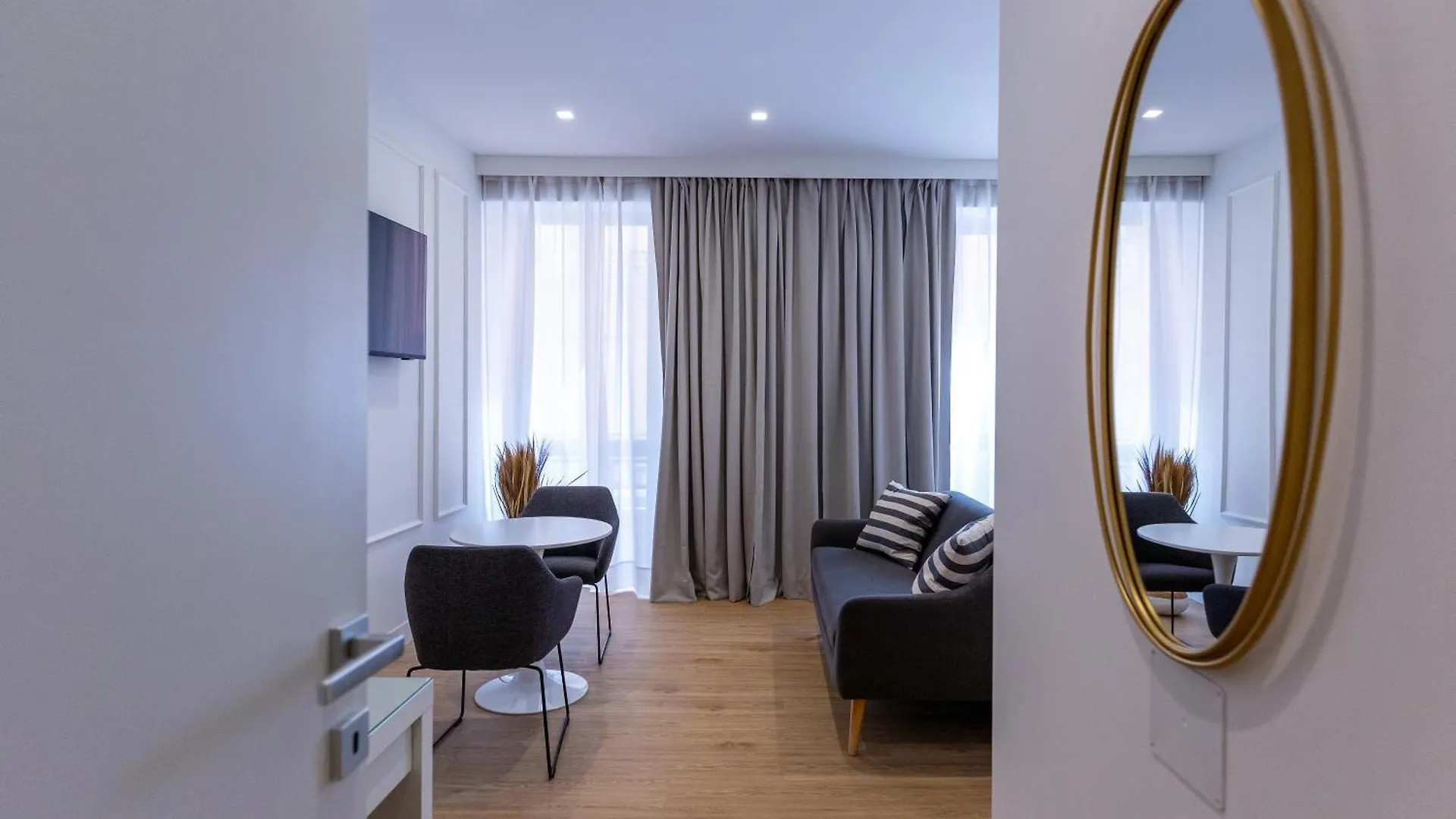فندق Casa Lounge Costituzione كالياري
