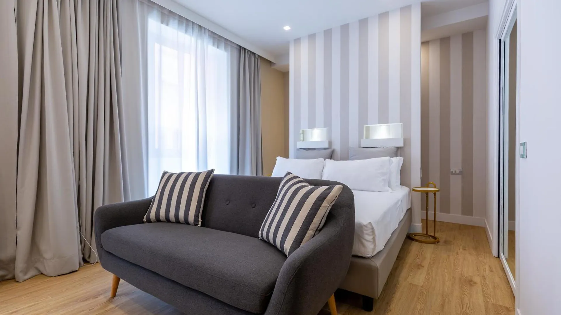 Hotel Casa Lounge Costituzione Cagliari 0*,  Italia